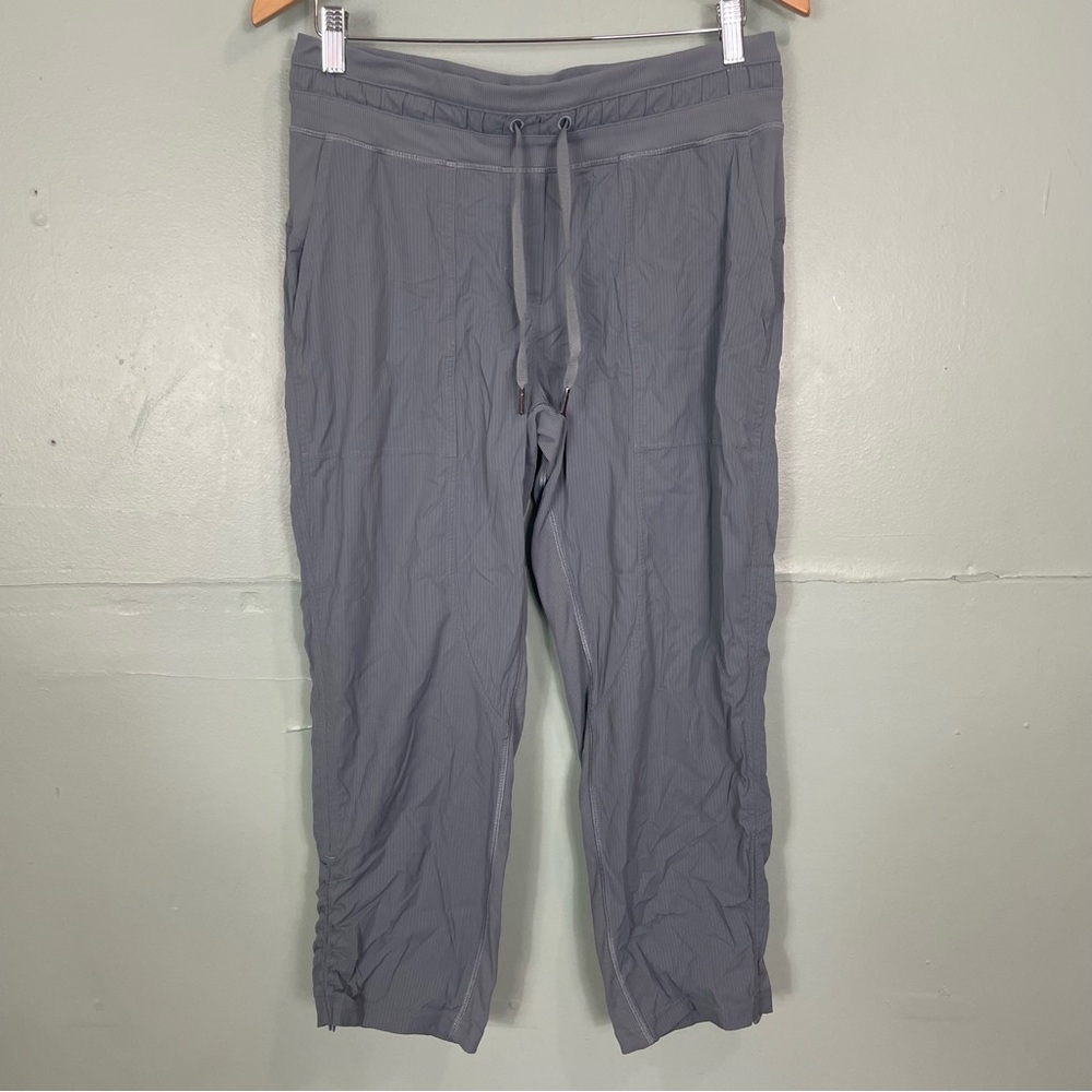 Lululemon Dance Studio Mid Rise Cropped Pant Women Size 8 Light Gray